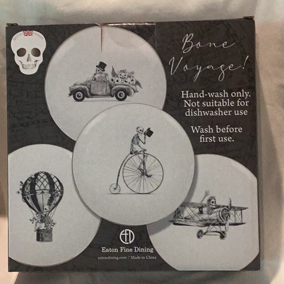Bone Voyage Halloween Appetizer/Salad/Dessert Plate Set - Picture 1 of 5